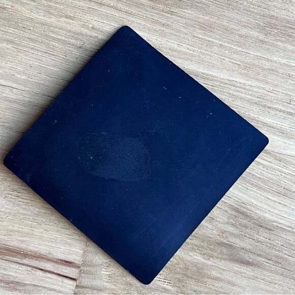 Leprechaun Crossing Magnet Black On Green 2 13/16" X 2 13/16" - Picture 2 of 2